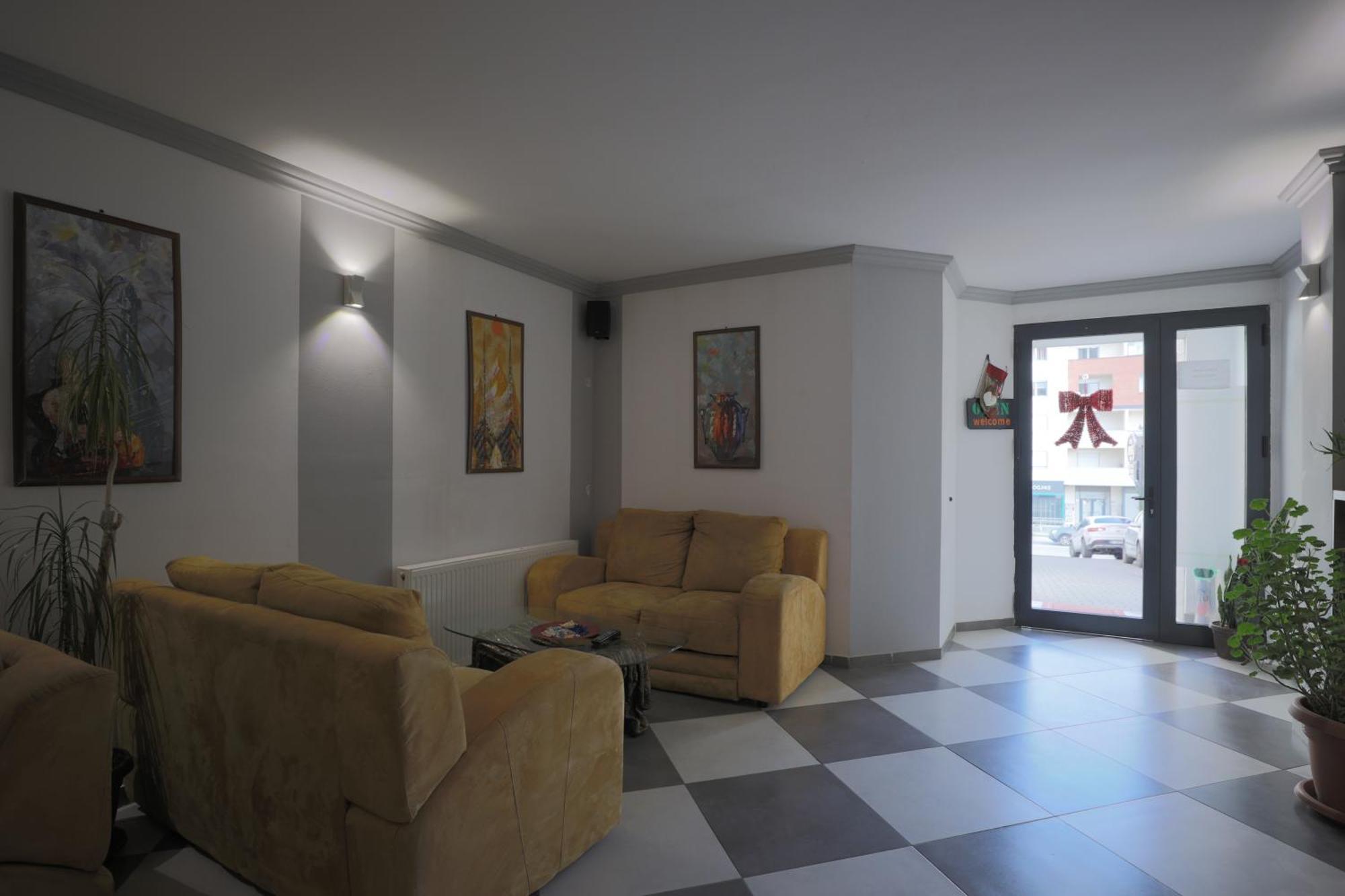 פרישטינה Hotel Denis מראה חיצוני תמונה